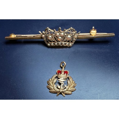 61 - An early 20th Century 9ct gold Royal Navy sweetheart bar brooch, the Naval crown set with seed pearl... 