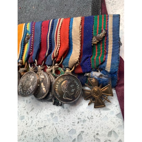 524 - A Collections of Military Medals for Hobbs Family, comprising: Brigadier Godfrey Pennington Hobbs (1... 