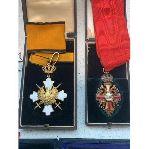 524 - A Collections of Military Medals for Hobbs Family, comprising: Brigadier Godfrey Pennington Hobbs (1... 