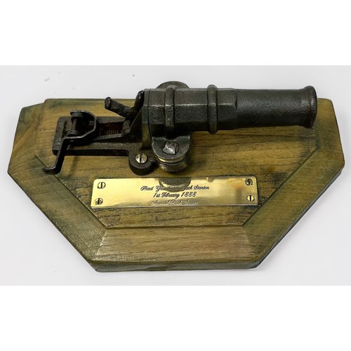 576 - A Gamekeeper's Alarm or Trip Gun, cast metal construction with name 'DEPOSE,' 20cm / 8-inch long, mo... 