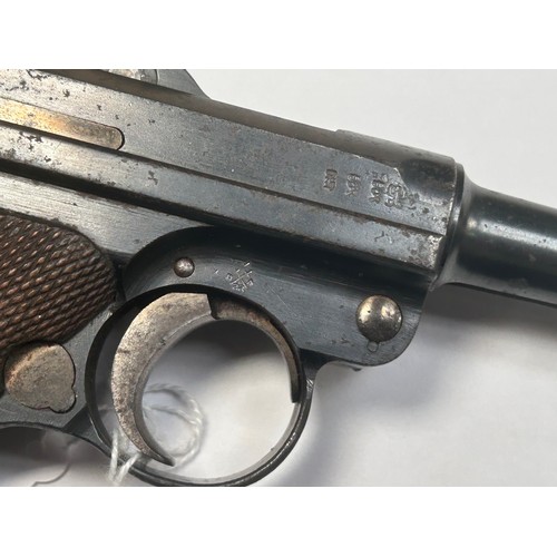 514 - A WW1 'Deactivated' Semi-Automatic German Luger 9mm Pistol, 8cm barrel, serial numbers 6252, matchin... 