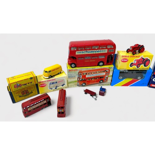 467 - A small quantity of boxed die-cast scale model vehicles, comprising Matchbox, Dinky, Corgi, etc., to... 