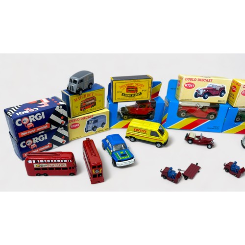 466 - A small quantity of boxed die-cast scale model vehicles, comprising Matchbox, Dinky, Corgi, etc., to... 