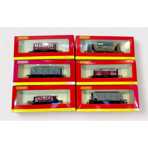 475 - Twelve various boxed Hornby ‘OO’ gauge rolling stock, wagons, vans, etc., to include, R6004 Operatin... 