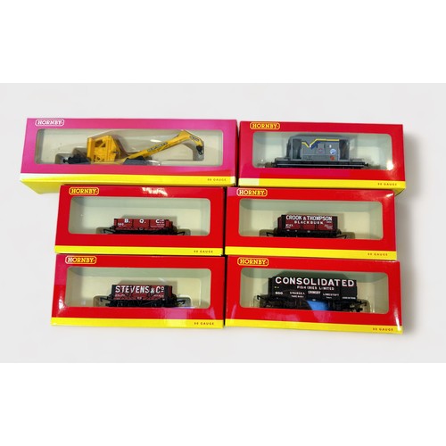 475 - Twelve various boxed Hornby ‘OO’ gauge rolling stock, wagons, vans, etc., to include, R6004 Operatin... 