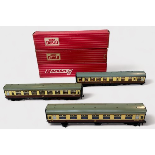 477 - Thirteen various boxed Hornby-Dublo rolling stock, corridor coaches, restaurant car, passenger brake... 