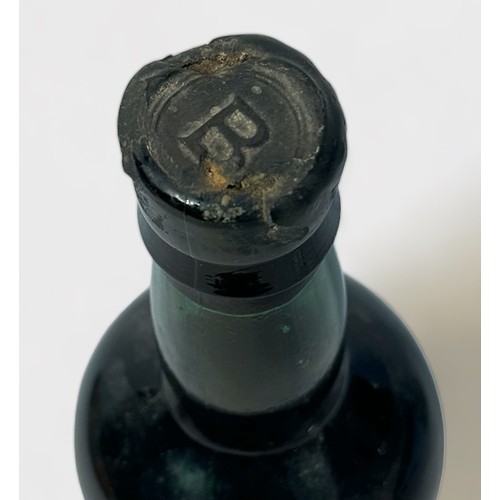 773 - A bottle of H.M. Borges Madeira, vintage: 1900, ullage: into lower neck, with stencilled writing to ... 