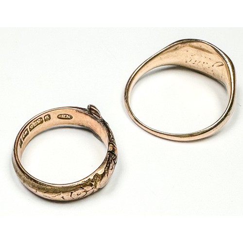 225 - A 9ct gold buckle ring together with a gents signate ring, gross weight, 8.11g