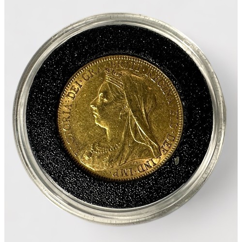 291 - A Queen Victoria Gold Sovereign, 1900, obverse third portrait old head, 8.00g