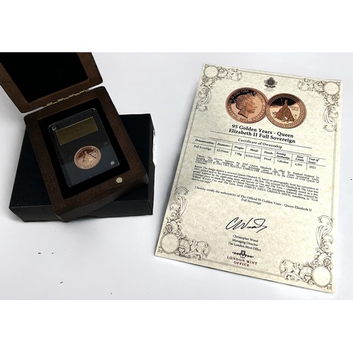 281 - A QEII Ltd Edition Gold Svereign, 95 Golden Years, 22ct, 7.98g, issued Gibraltar, proof Struck, obv ... 