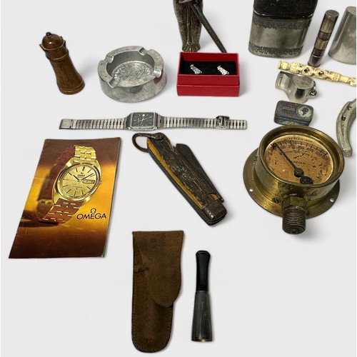 473 - A mixed lot of collectables, comprising, a leather bound and glass bottle hunting hip flask by Yates... 