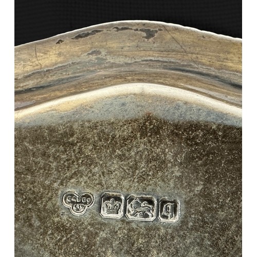 132 - An Edwardian shaped, circular silver salver by Goldsmiths & Silversmiths Co Ltd, Sheffield, 1908, wi... 