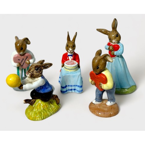 33 - A collection of twelve assorted boxed Royal Doulton Bunnykins figures, to include, Welsh Lady DB172 ... 