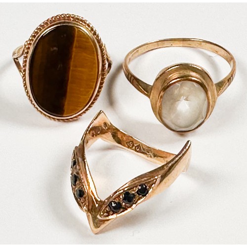 251 - Three various 9ct yellow gold dress rings, including 2 x oval stone set rings, and a wishbone design... 
