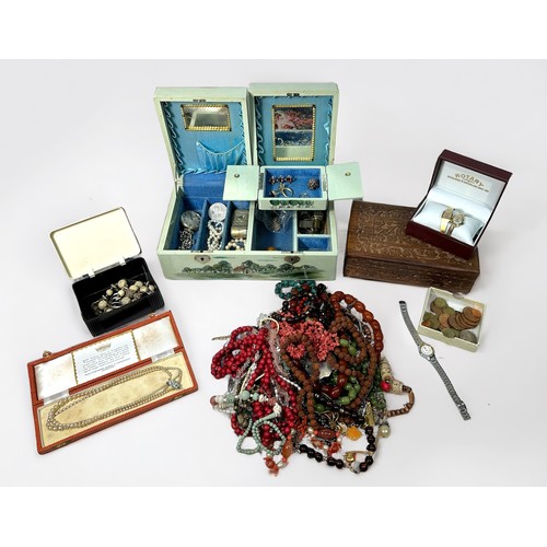 245 - A good collection of assorted vintage and antique costume jewellery including beads, brooches, vario... 
