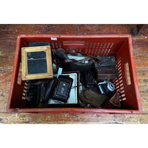 487 - A collection of assorted vintage box cameras comprising mostly Kodak, to include, Eastman Kodak No. ... 