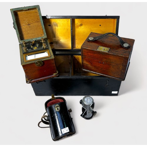 488 - Two early 20th Century cased electrical instruments with leather carry handles by Evershed & Vignole... 