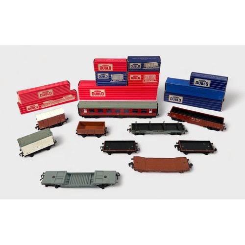 401 - A collection of nineteen various boxed Hornby-Dublo ‘OO’ gauge rolling stock comprising vans, wagons... 