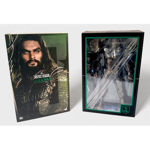 415 - A Hot Toys DC Comics 1/6 scale collectible figure, ‘Aquaman’, Justice League, Movie Masterpiece Seri... 