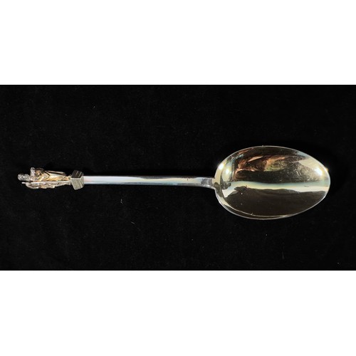 76 - A set of four Victorian silver Apostle spoons, in lined and fitted box, with receipt from 1971, hall... 