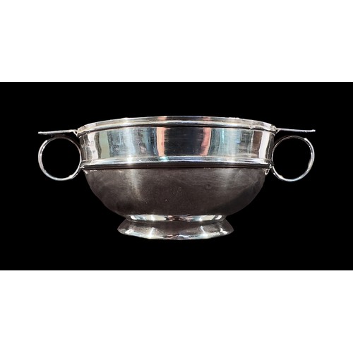 75 - A George V two-handled silver bowl by Docker & Burn, hallmarked Birmingham, 1923, 11.5cm diameter, g... 