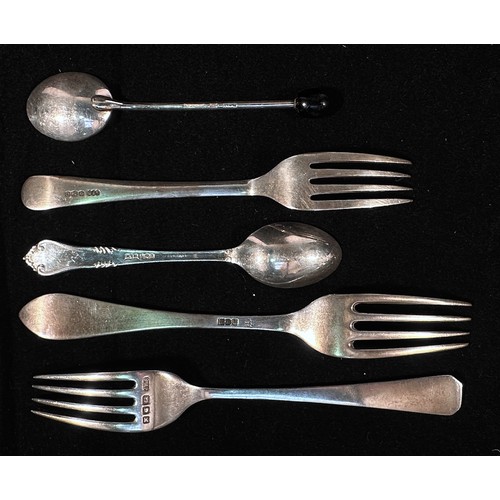 104 - Two cased sets of six silver coffee spoons, by Mappin & Webb and Walker & Hall, together with three ... 