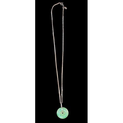 243 - An 18ct white gold squared spiga chain with jade bi disc pendant, gross weight of chain approximatel... 