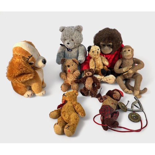 476 - A small quantity of various vintage mohair teddy bears, including a monkey with amber and black glas... 