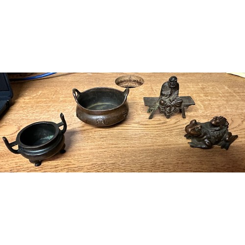 59 - Four assorted Chinese copper alloy items, comprising, cast figures of a mother toad with baby on her... 