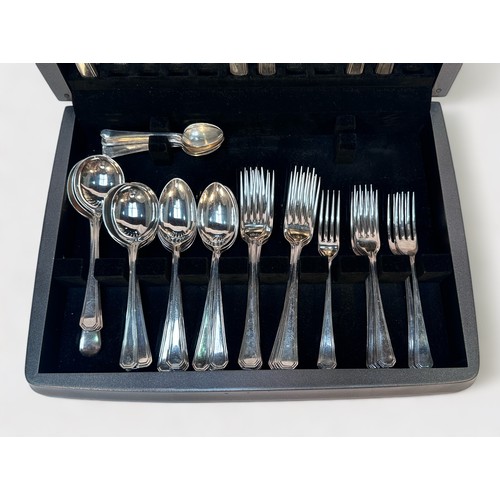 90 - A set of Mappin & Webb silver-plated cutlery include knives, forks, soup spoons, table spoons and te... 