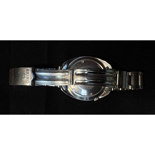 127 - A gents stainless steel Seiko Navigator Timer wristwatch, reference no. 6117-6410, C.1970’s, the bla... 