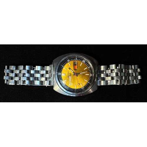 128 - A gents stainless steel Seiko 5 Sports 21 jewel automatic wristwatch, Ref. 6119-6023, Serial No. 520... 