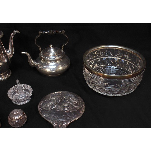 95 - A collection of assorted silver wares including a pair of silver posy vases, a silver cigarette case... 