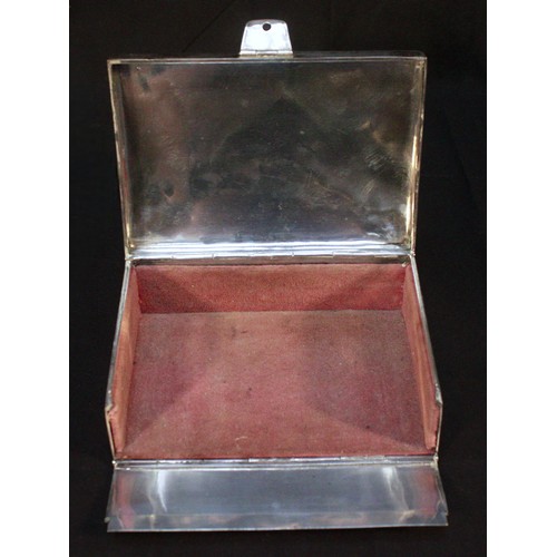 96 - A Chinese export silver cigarette box by Wang Hing, of rectangular form, with hinged lid, lined inte... 