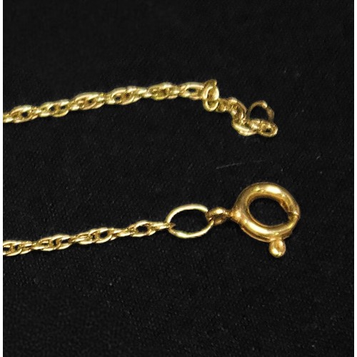 217 - A fine 18ct gold chain, gross weight approximately 2.5g