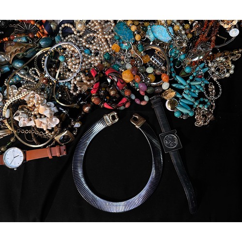 264 - A good collection of assorted costume jewellery including a Givenchy necklace, bangles, chains, bead... 