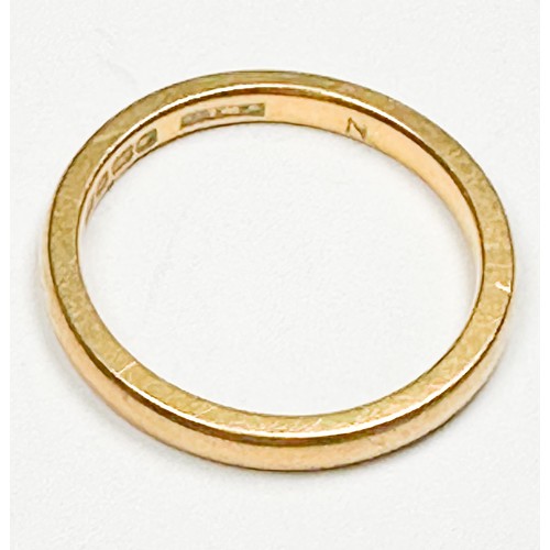 220 - A 22ct yellow gold wedding ring, weight 4.2 grams.