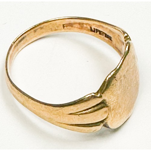 223 - A 9ct yellow gold signet ring, with plain shield-shaped top, weight 4.7 grams.