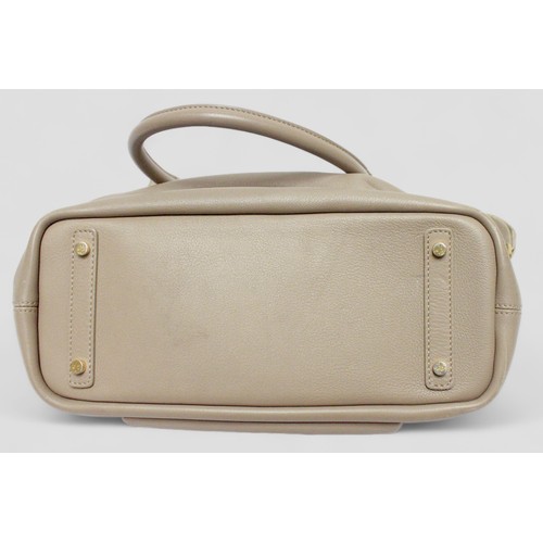 492 - A Loro Piana grey/beige leather handbag, with front pocket and two large zip fasten compartments wit... 