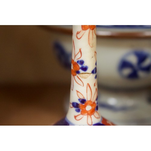 18 - A collection of assorted Oriental and Oriental style ceramics including a Chinese blue and white tea... 