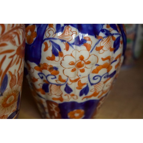 18 - A collection of assorted Oriental and Oriental style ceramics including a Chinese blue and white tea... 