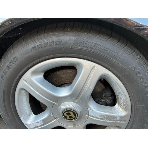 1 - Bentley Arnage R, 6750cc V8 Twin Turbo, Black coachwork with matching black leather upholstery and w... 