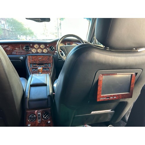 1 - Bentley Arnage R, 6750cc V8 Twin Turbo, Black coachwork with matching black leather upholstery and w... 