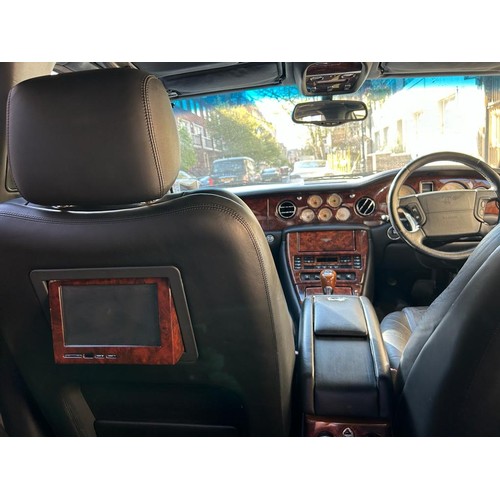 1 - Bentley Arnage R, 6750cc V8 Twin Turbo, Black coachwork with matching black leather upholstery and w... 