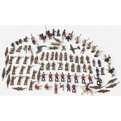 24 - A collection of assorted loose lead soldiers including cavalrymen, Scots Guards and medics etc. by C... 