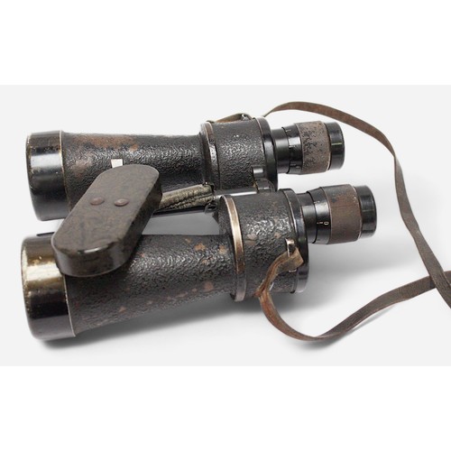 152 - A pair of WW2 German Kriegsmarine binoculars with manufacturer's code 'beh' for ERNST LEITZ. WETZLAR... 