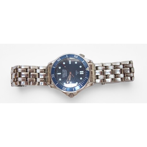 195 - A gents stainless steel Omega Seamaster automatic wristwatch, ref: 168.1623, the wavy blue dial sign... 