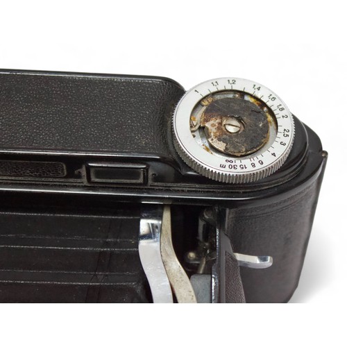 550 - A Voigtlander Bessa RF camera with Helomar F3.5/105mm lens and Compur-Rapid shutter