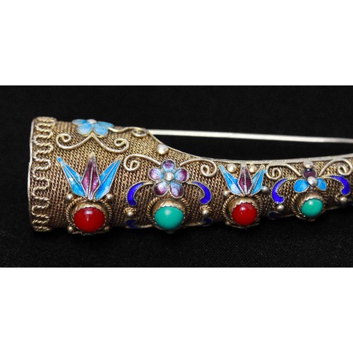 69D - A Chinese silver-gilt filigree finger nail guard brooch, with enamelled foliate decoration and set w... 