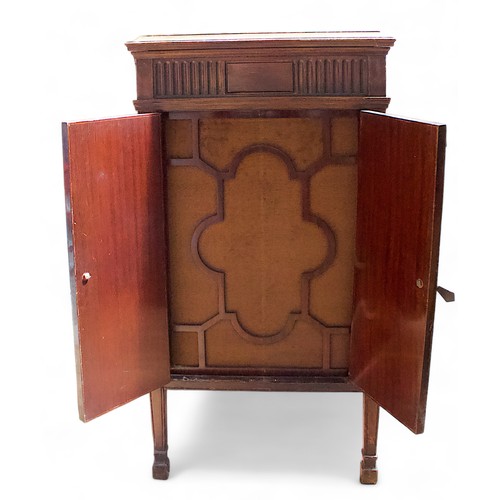 235C - A Columbia Viva-Tonal Grafonola gramophone cabinet, no. 133a, hinged top to turntable, over cupboard... 